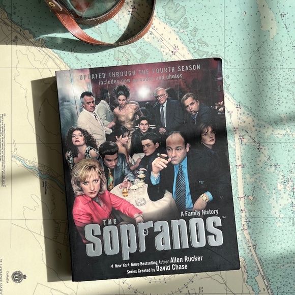 Vintage 2003 The Sopranos A Family History by Allen Rucker - Picture 1 of 8